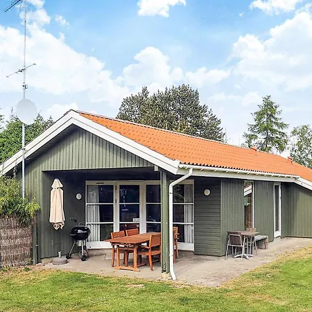 8 Person In Vaeggerlose-by Traum * Bøtø By