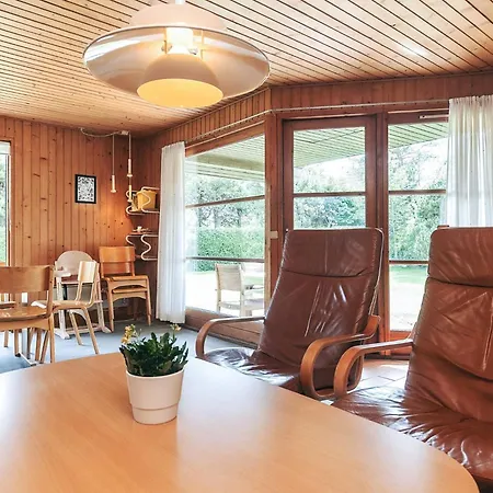 8 Person In Vaeggerlose-by Traum